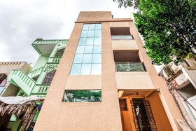 Golden Guest House by OYO Rooms