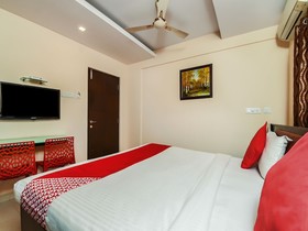 Hotel Wellfare Marina by OYO Rooms