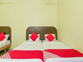 OYO 15011 New Blue Homes