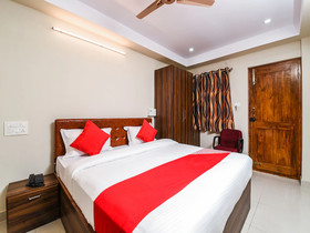 OYO 26559 Renuka Hotels