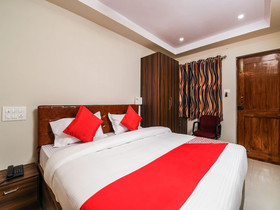 OYO 26559 Renuka Hotels