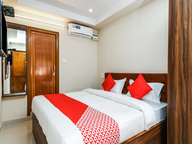 OYO 26559 Renuka Hotels