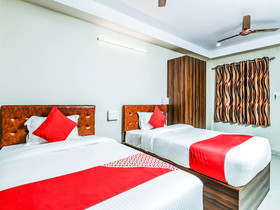 OYO 26559 Renuka Hotels