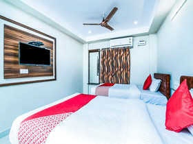 OYO 26559 Renuka Hotels