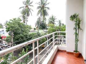 OYO 7504 Apartment Falcons Nest