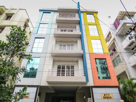 OYO 7504 Apartment Falcons Nest