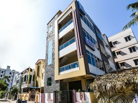 Royal Residential Lodge by OYO Rooms