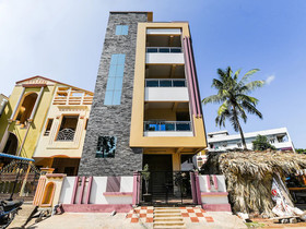 Royal Residential Lodge by OYO Rooms