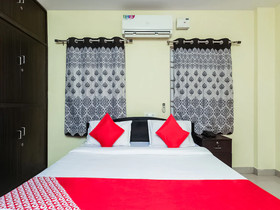 Royal Residential Lodge by OYO Rooms