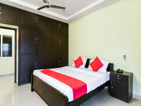 Royal Residential Lodge by OYO Rooms