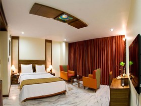 R R Grand by FabHotels