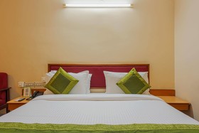 Treebo Saaket Residency