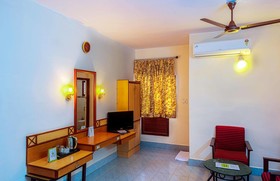 Treebo Saaket Residency