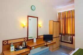 Treebo Saaket Residency