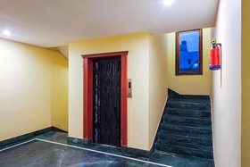 Treebo Saaket Residency