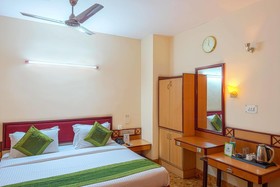 Treebo Saaket Residency
