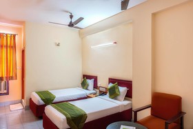 Treebo Saaket Residency