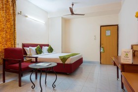 Treebo Saaket Residency