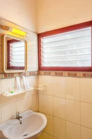 Treebo Saaket Residency