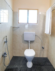 Seacity Guest House by OYO Rooms