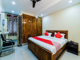 Sri Jaya Guesthouse By OYO Rooms