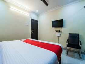 Sri Jaya Guesthouse By OYO Rooms