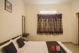 SRK Guesthouse By OYO Rooms