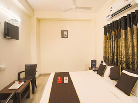 SRK Guesthouse By OYO Rooms