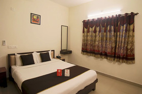 SRK Guesthouse By OYO Rooms