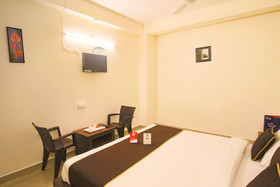 SRK Guesthouse By OYO Rooms