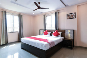 V- Comforts By OYO Rooms