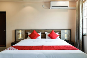 V- Comforts By OYO Rooms