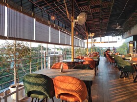 Hotel A G Palace