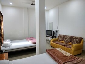 Kusum Hotel