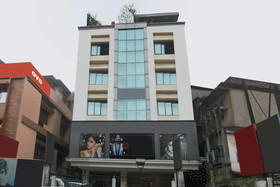Hotel Rashmi By OYO Rooms