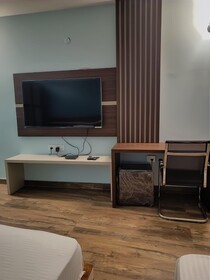 River King City Palace