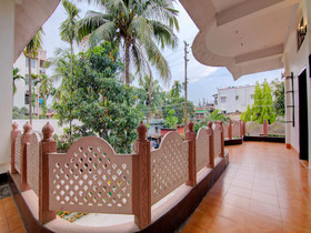 Urban House by OYO Rooms