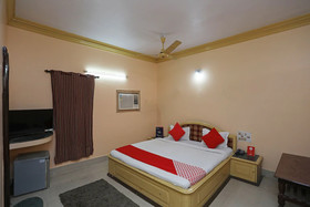 Hotel Vineet by OYO Rooms