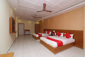 OYO 16395 Hotel G K Palace