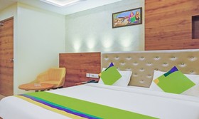 FabHotel Holiday Grand