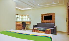 FabHotel Holiday Grand