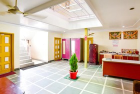 Goroomgo Roxy DX Gaya