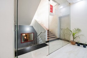 Hotel Aarav Plaza by OYO Rooms