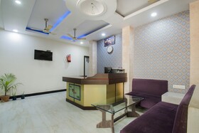 Hotel Aarav Plaza by OYO Rooms