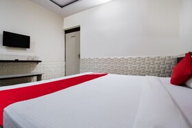 Hotel Aarav Plaza by OYO Rooms