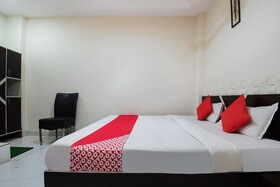 Hotel Aarav Plaza by OYO Rooms