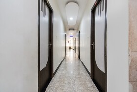 Hotel Aarav Plaza by OYO Rooms