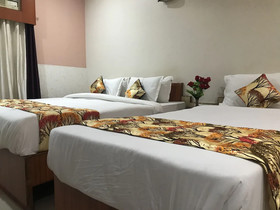 Hotel Minakshi International
