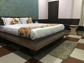 Hotel Minakshi International
