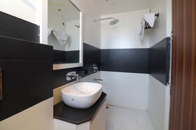 Grand Arya by Fabhotel